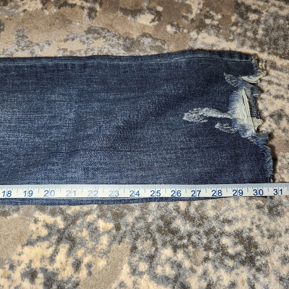 NWT Judy Blue Midrise Distressed Jeans - Picture 7 of 10